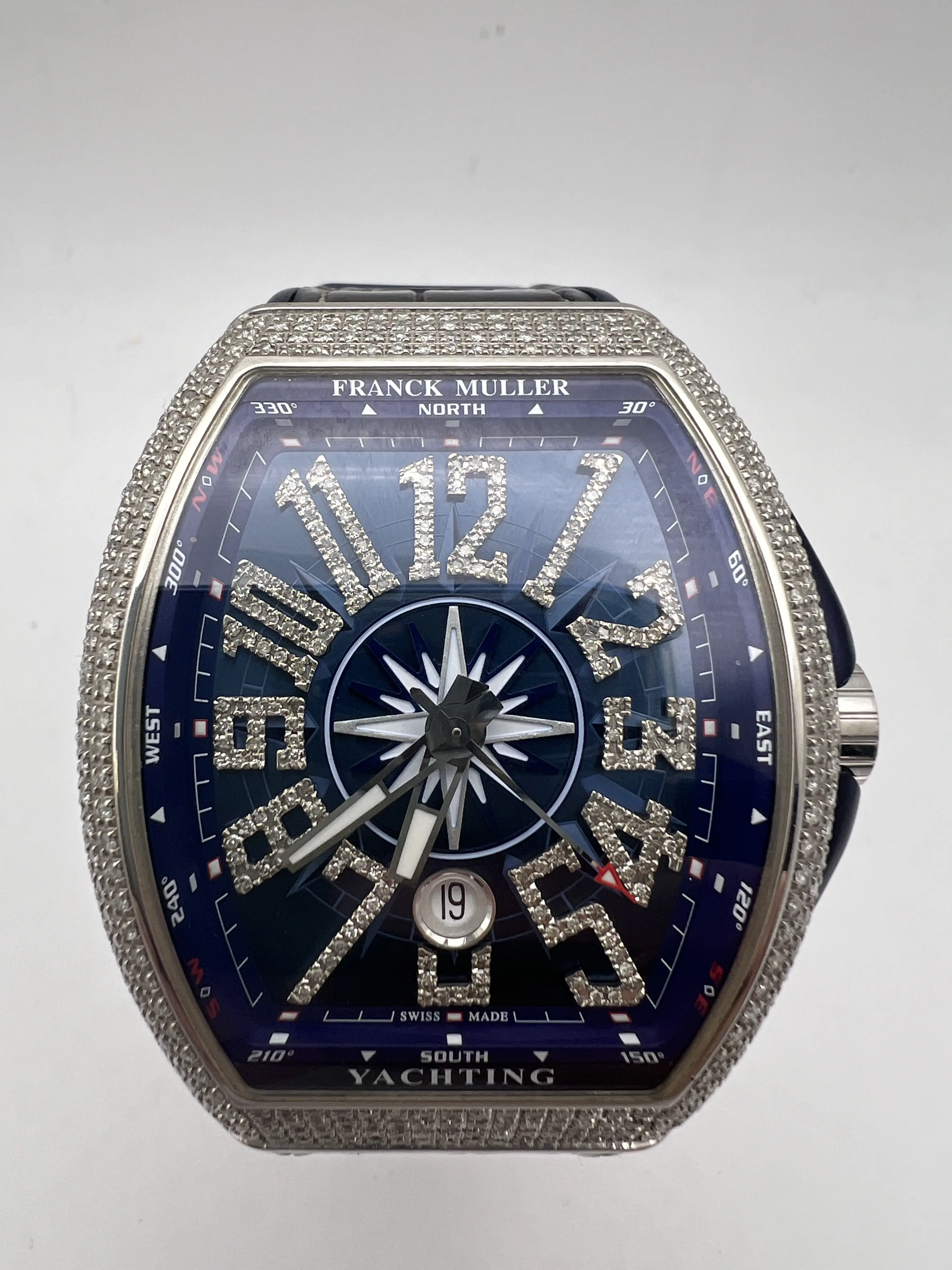 ダイアモンド・クラシック・シリーズ　38〜50 Franck Muller Vanguard Yachting 44mm 5CT Diamond Case Pave