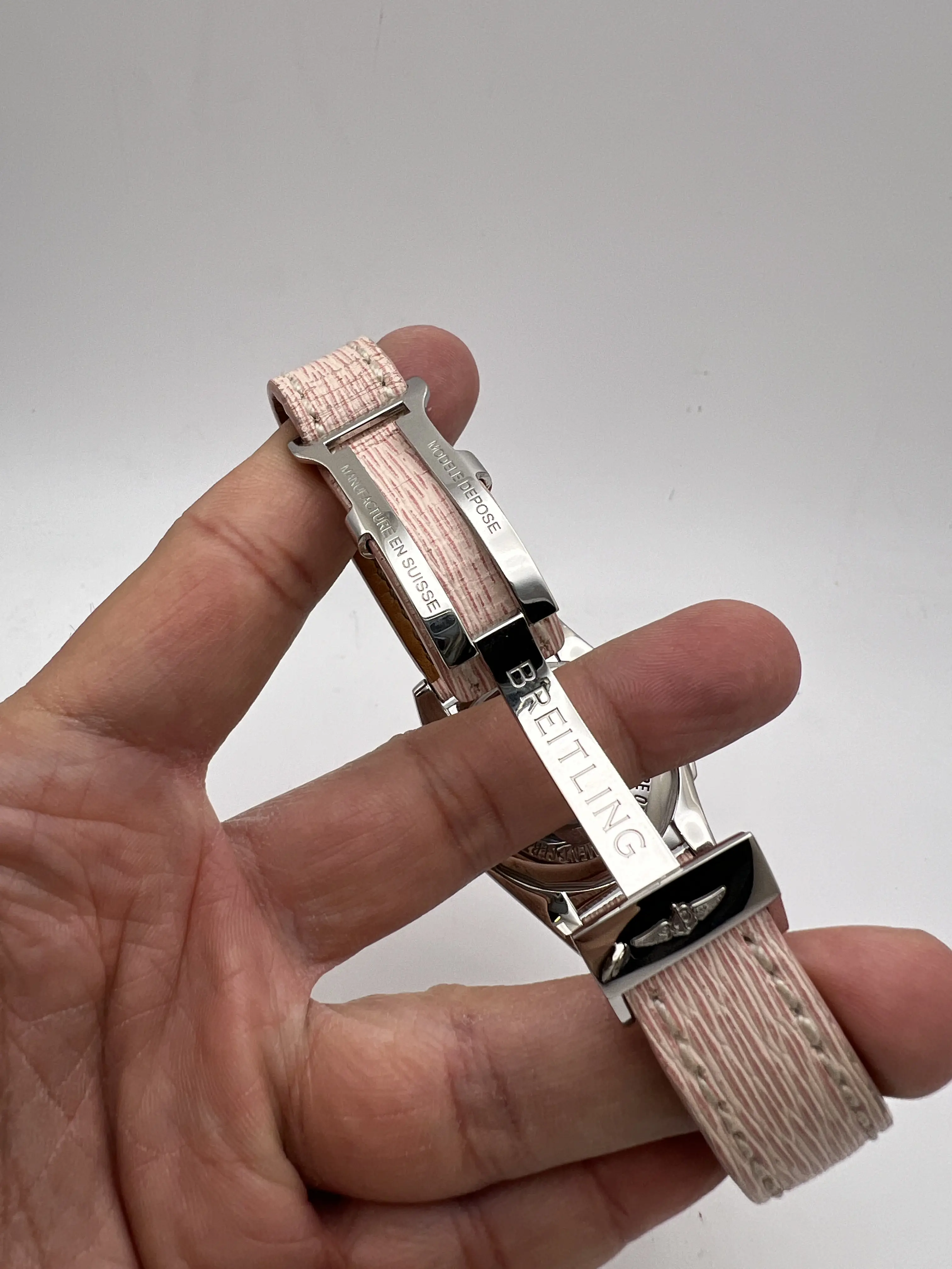 リッチマン Breitling Galactic 36 Sleek Mother Of Pearl Diamond Dial