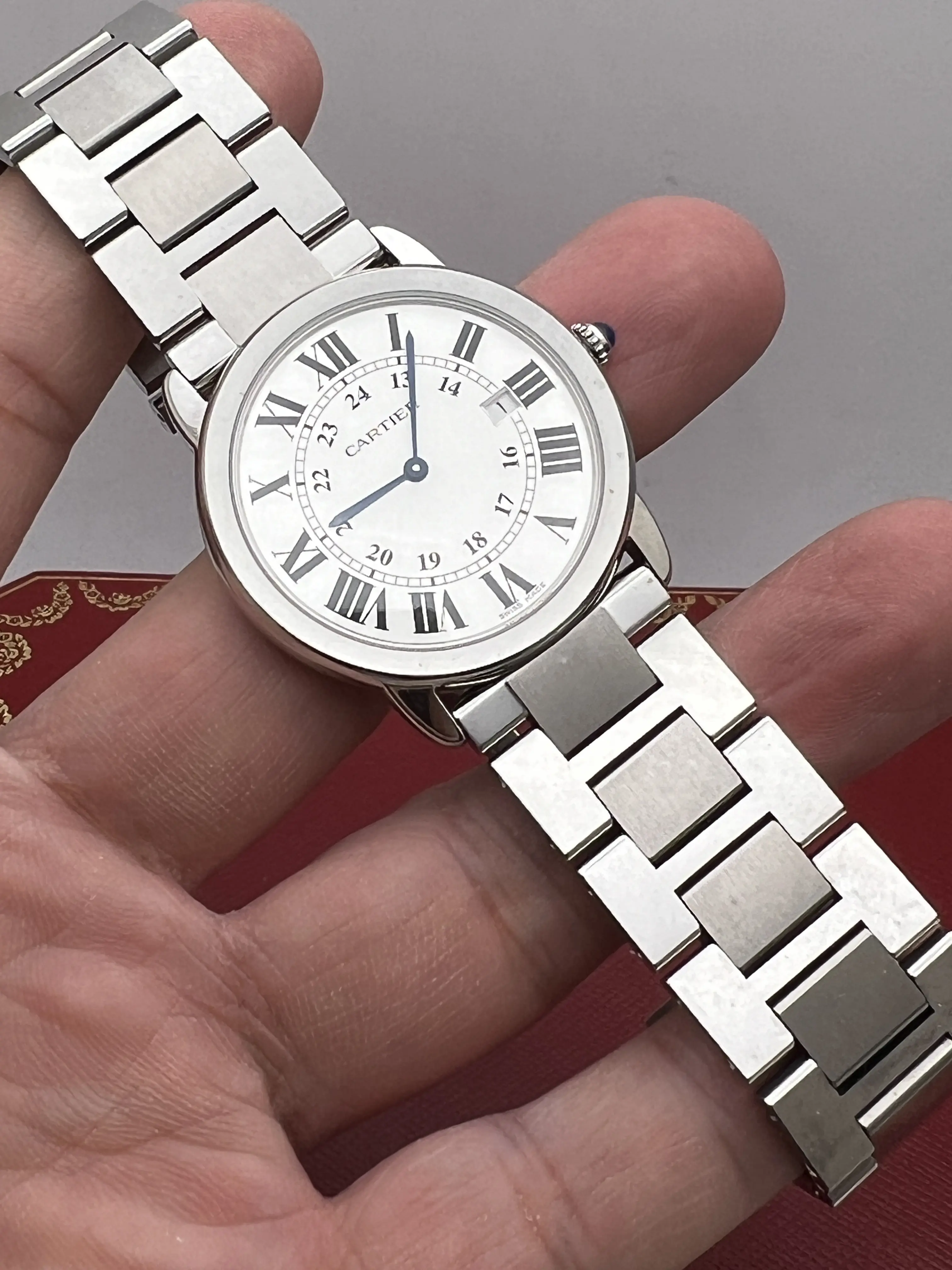 Cartier Rondo Solo 36mm W6701005 Quartz Silver Dial Watch  display picture 3