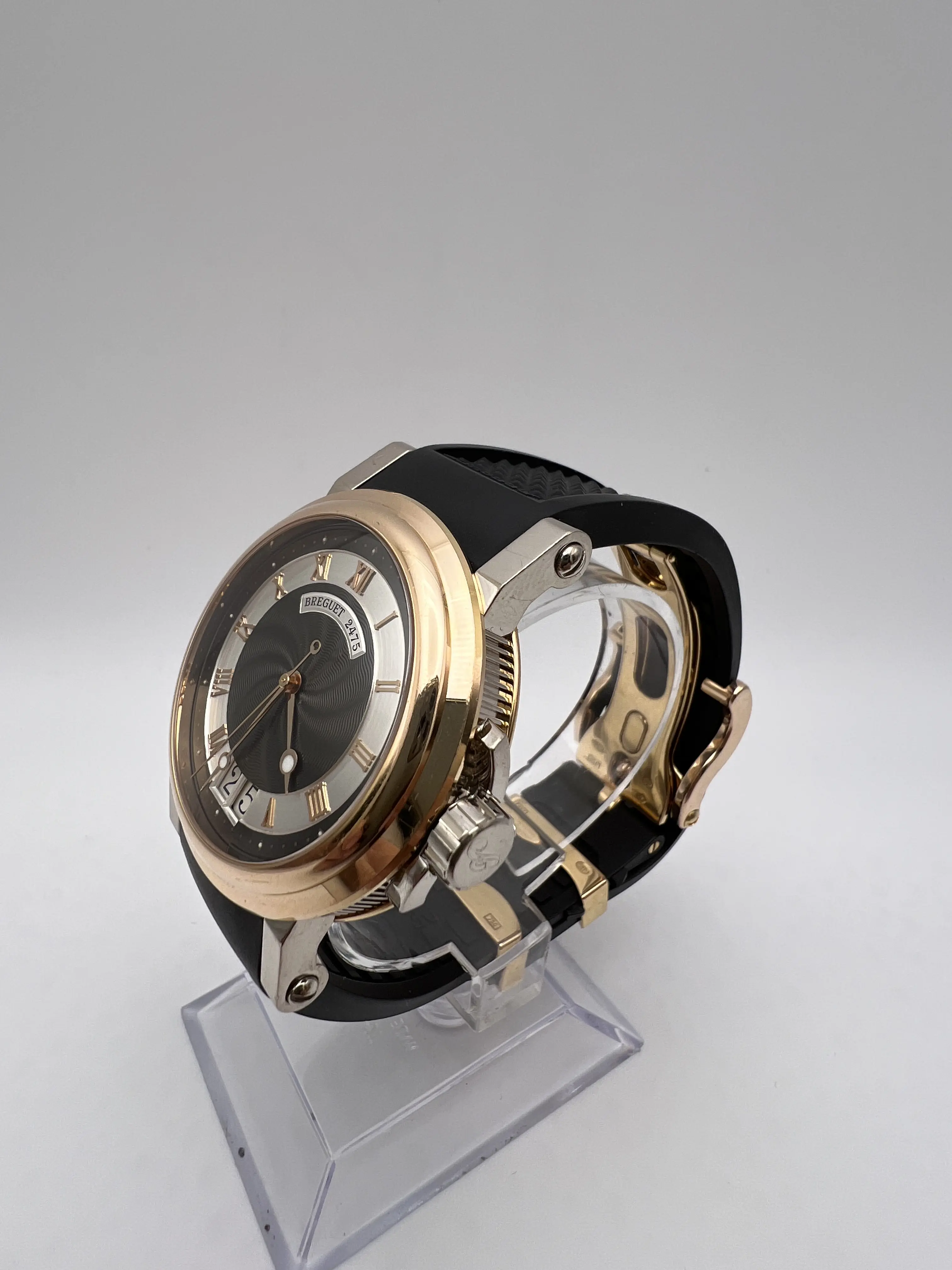 Breguet Marine 39mm Big Date 5817BE/Z2/5V8 Automatic 18K Two Breguet Marine 39mm Big Date 5817BE/Z2/5V8 Automatic 18K Two