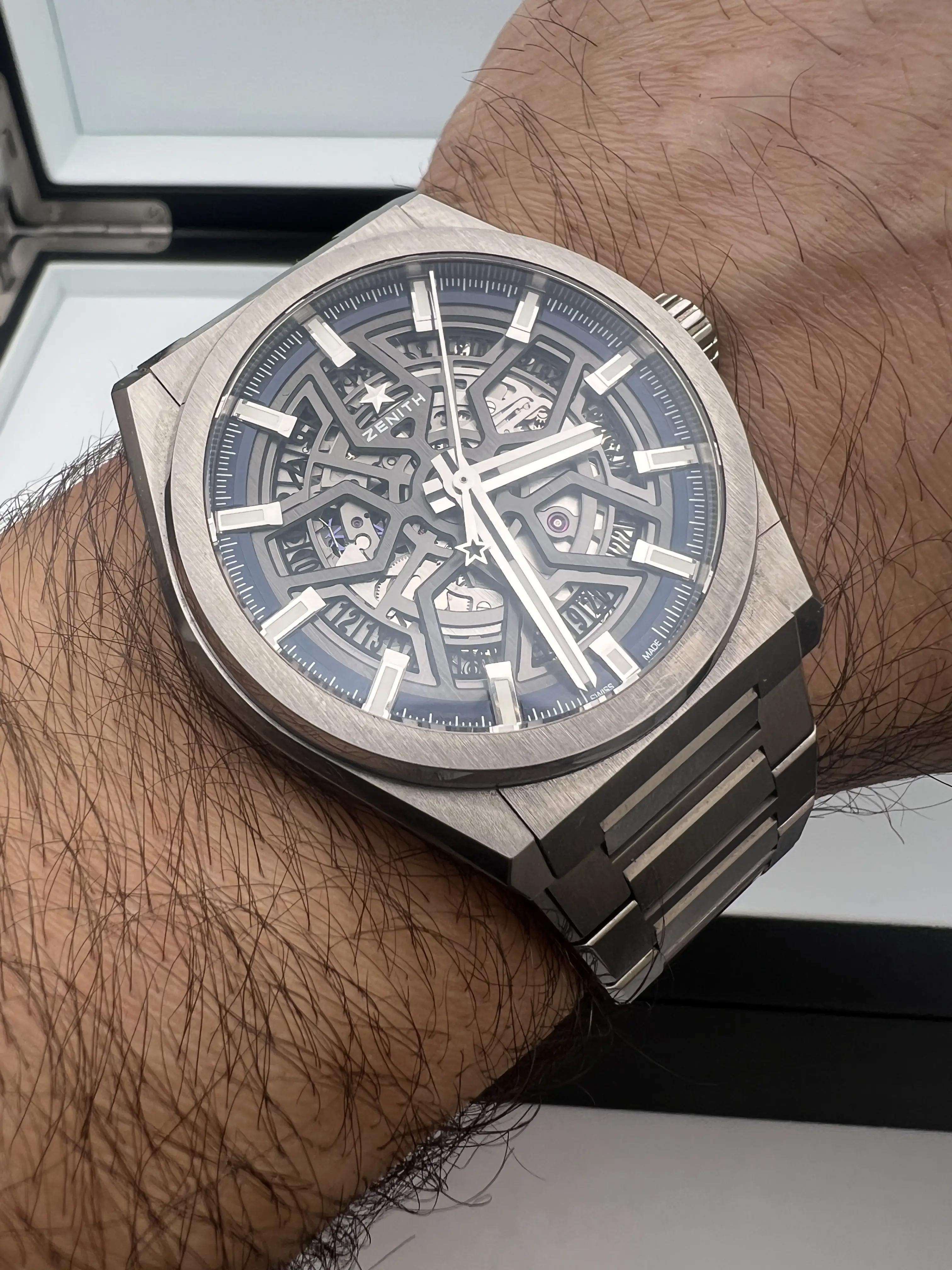 2024年のクリスマスの特別な衣装 Defy Zenith Classic 95.9000.670/78.M9000 41mm Titanium 絵画